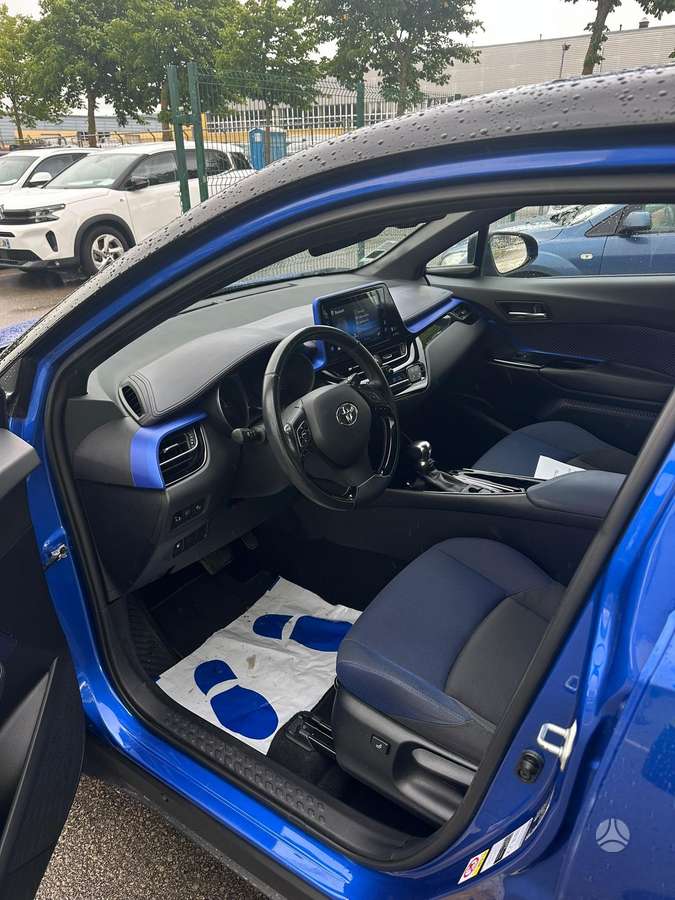 Toyota C-HR - 9