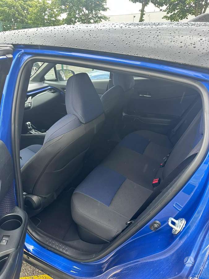 Toyota C-HR - 11