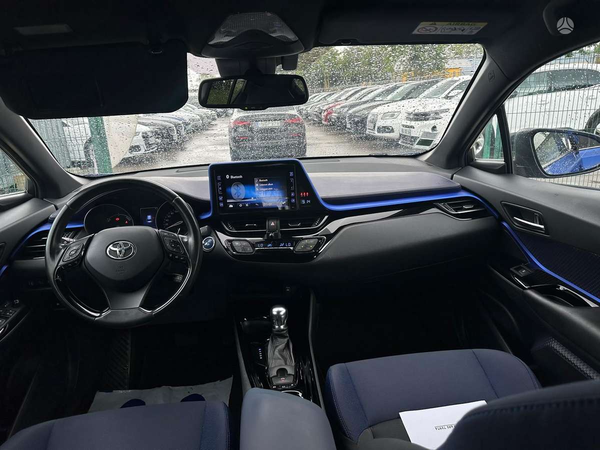 Toyota C-HR - 12