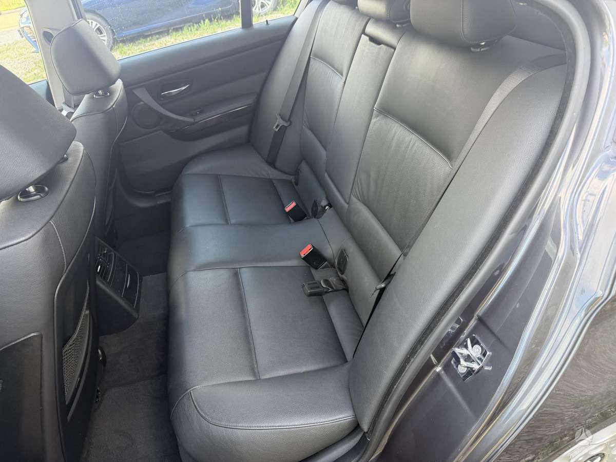 BMW 335, 3.0 l., Седан