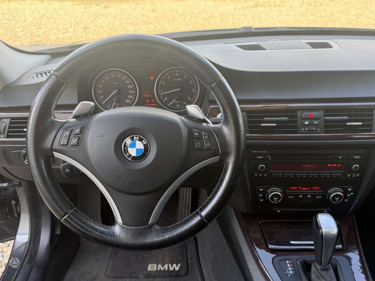 BMW 335, 3.0 l., Седан