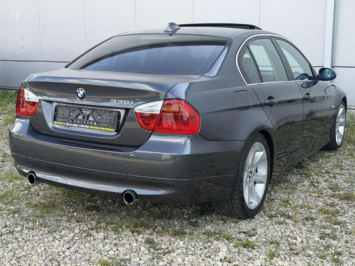BMW 335, 3.0 l., Седан