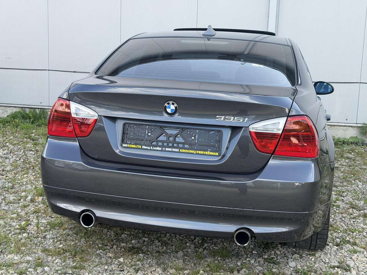 BMW 335, 3.0 l., Седан