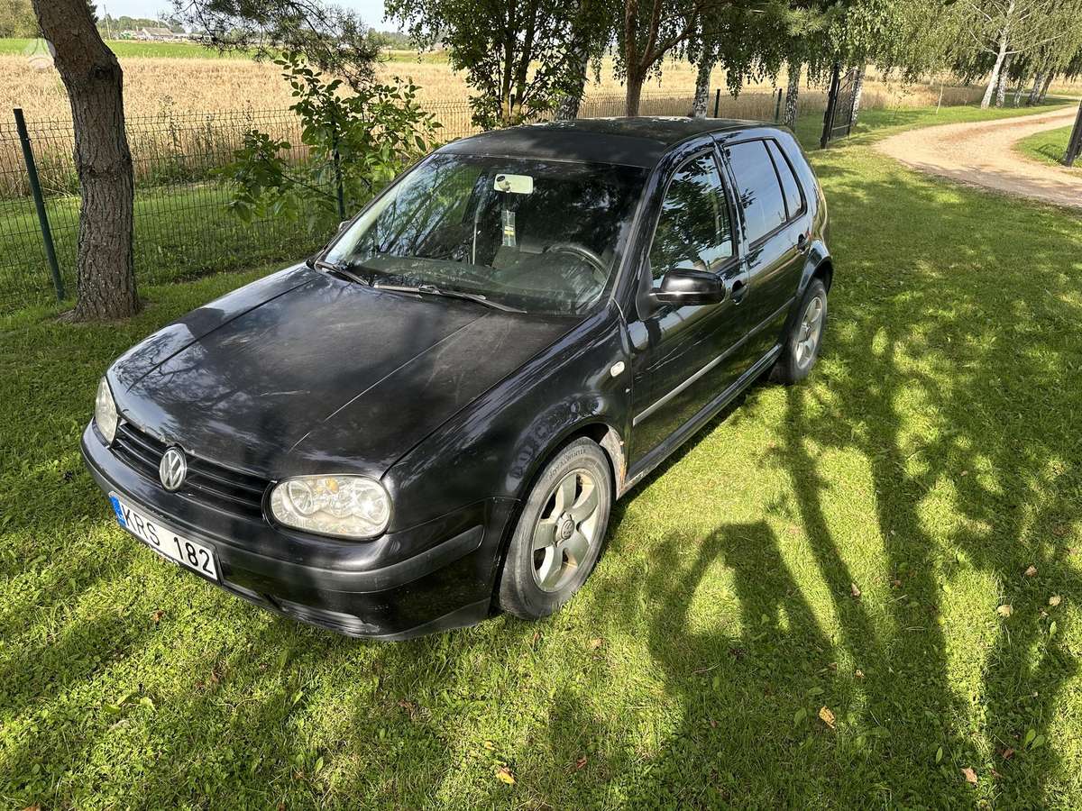 Volkswagen Golf - 1