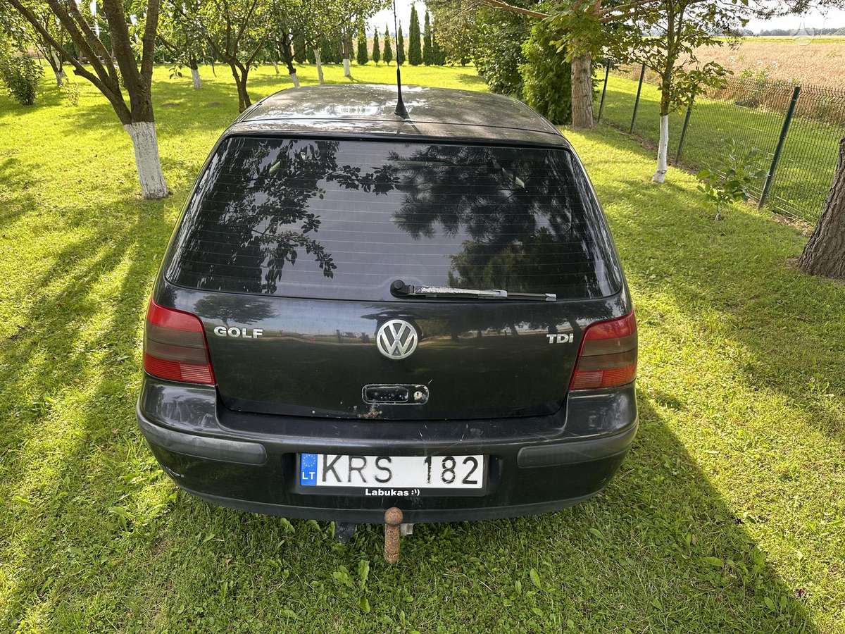 Volkswagen Golf - 3