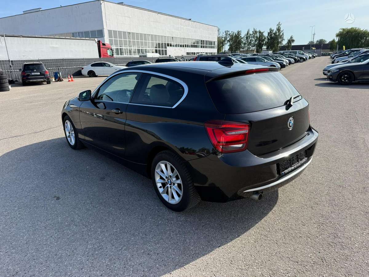BMW 116, 2.0 l., hatchback