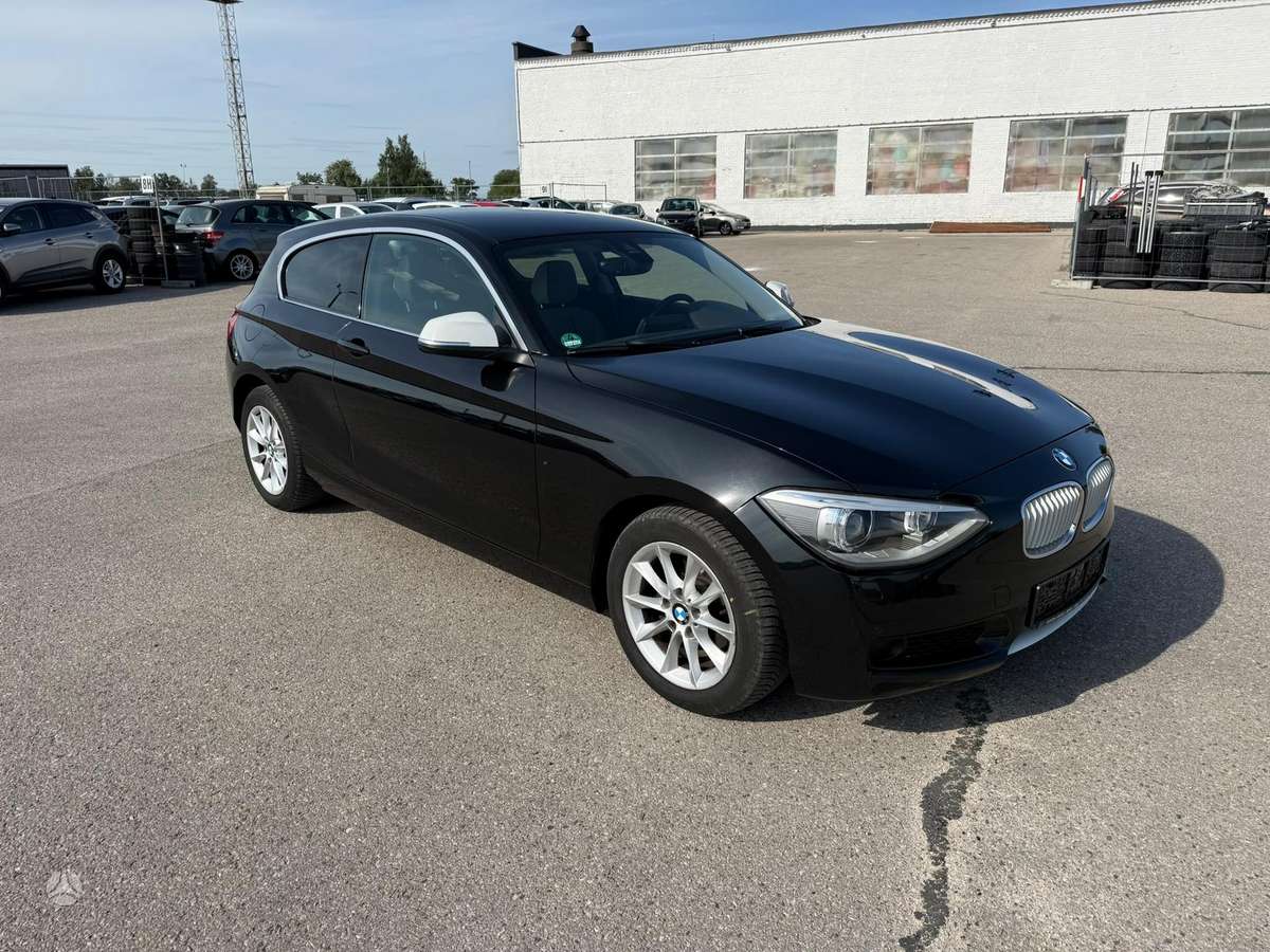 BMW 116, 2.0 l., hatchback
