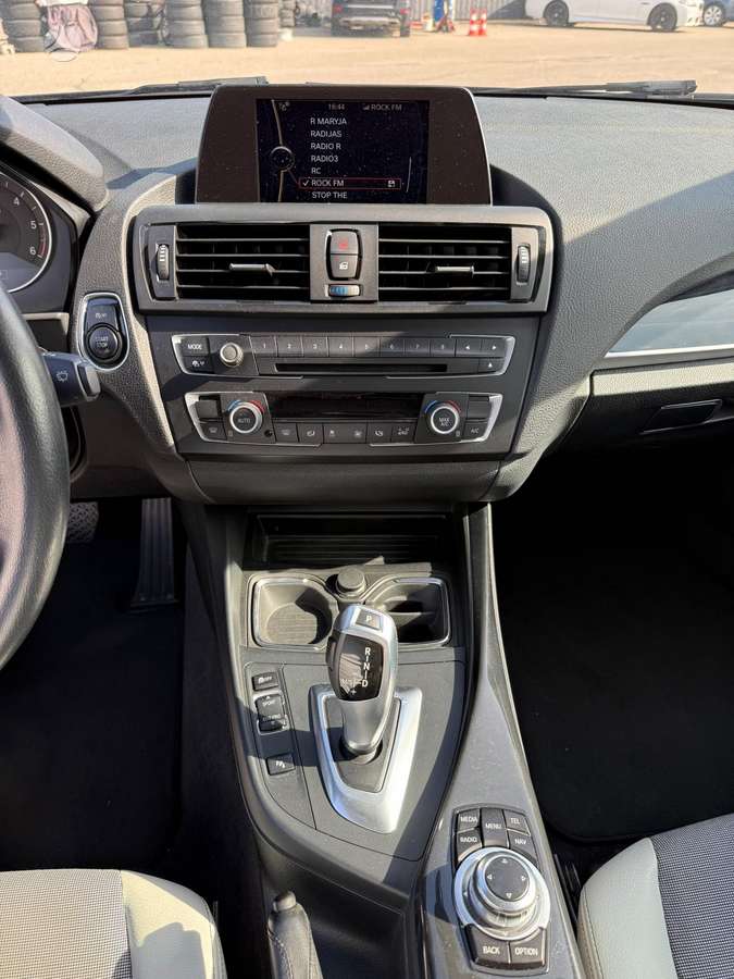 BMW 116, 2.0 l., hatchback