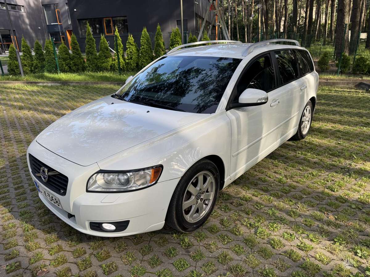 Volvo V50 - 1