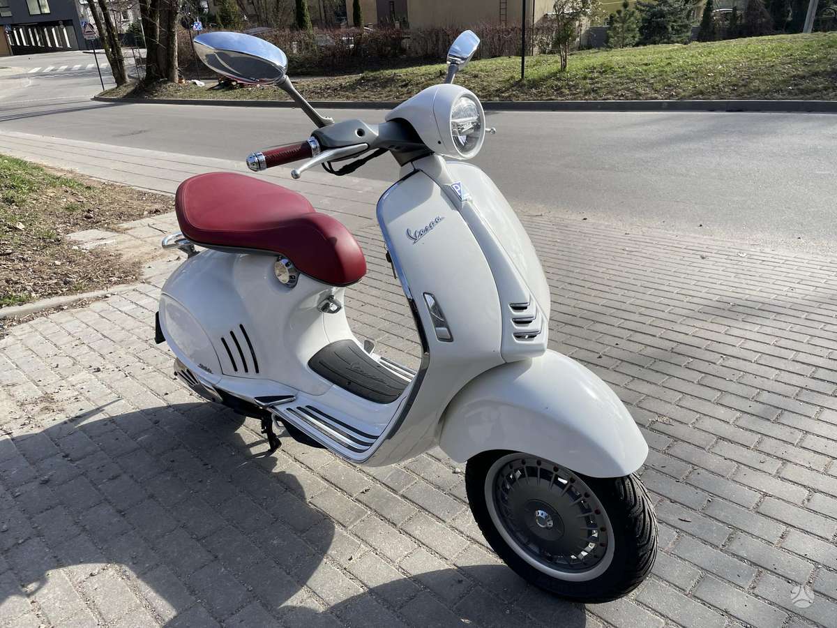 Piaggio Vespa 125cc, scooters / mopeds