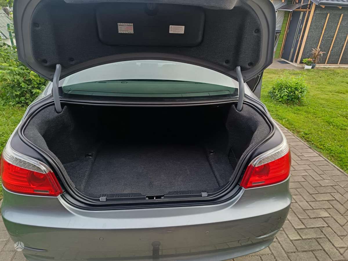 BMW 520, 2.0 l., Седан