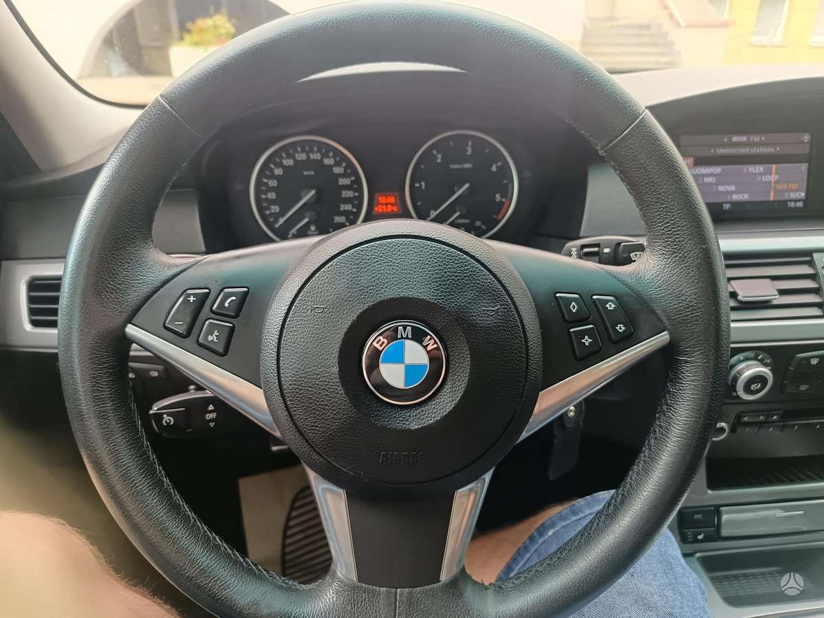 BMW 520, 2.0 l., Седан