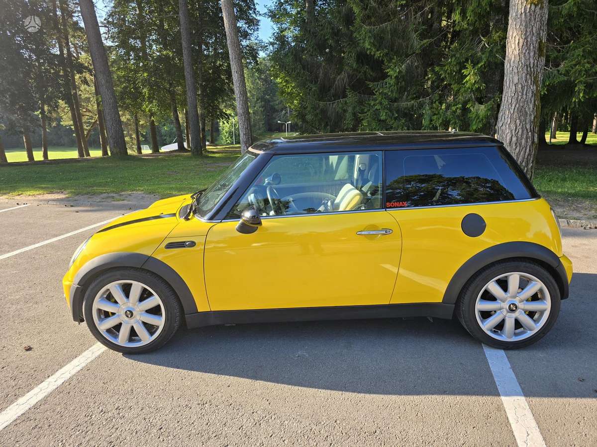Mini Cooper, 1.6 l., hatchback