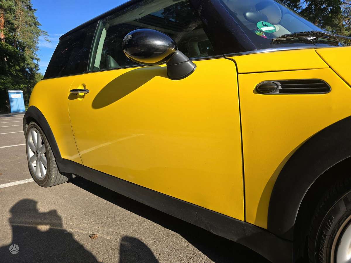 Mini Cooper, 1.6 l., hatchback