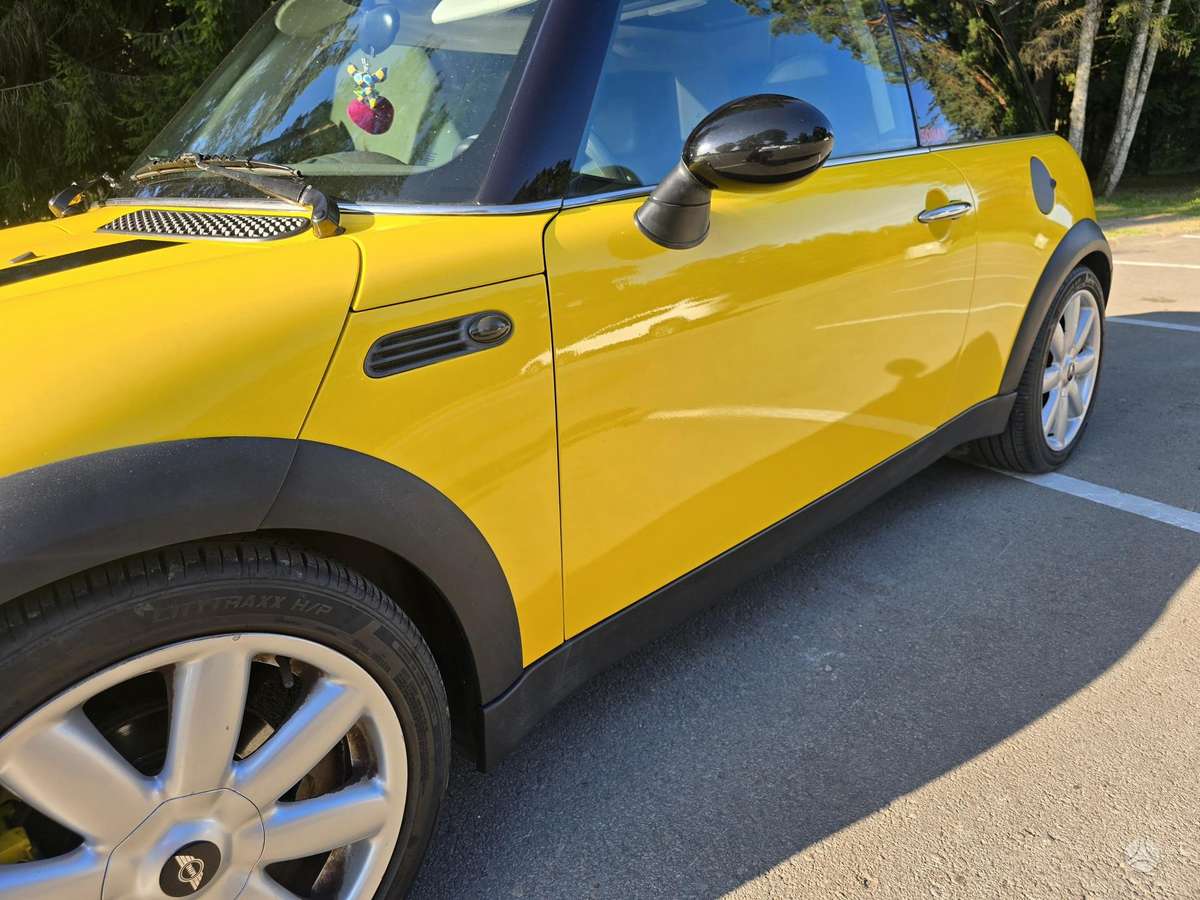 Mini Cooper, 1.6 l., hatchback