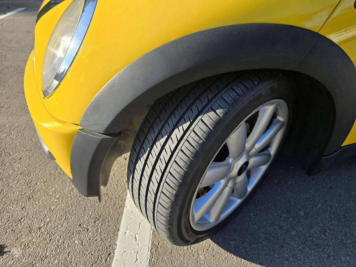 Mini Cooper, 1.6 l., hatchback