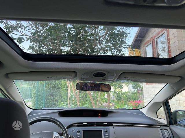 Toyota Prius - 12