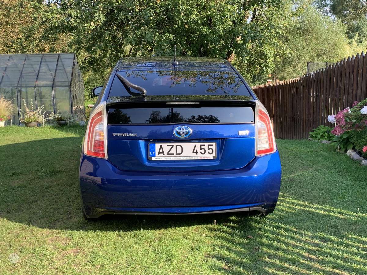 Toyota Prius - 3