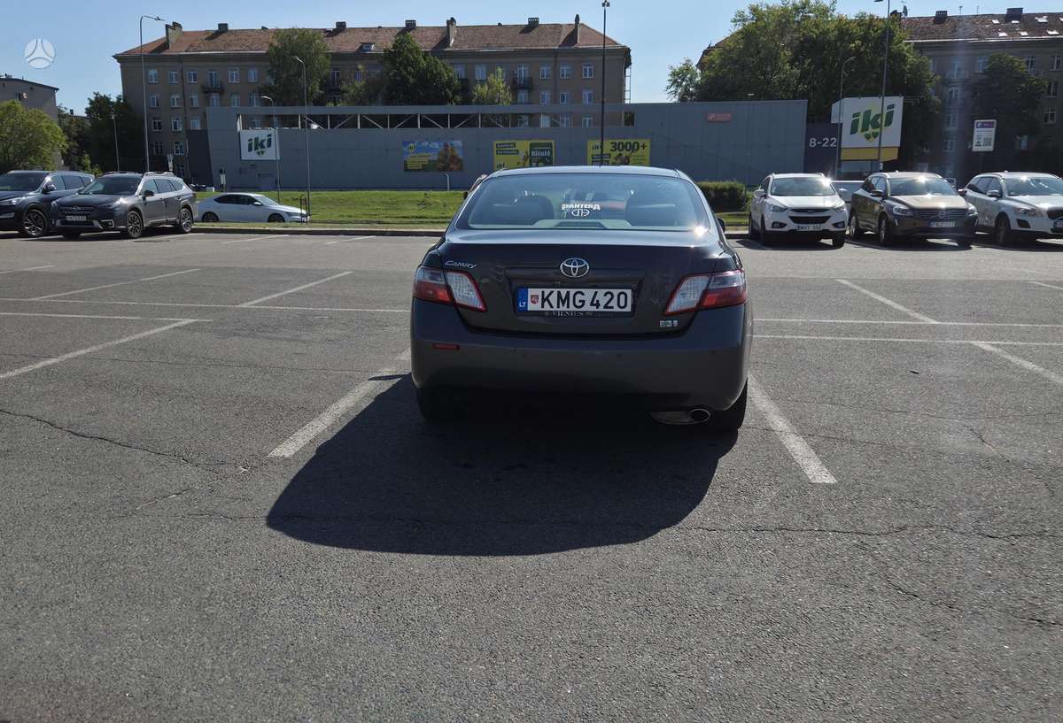 Toyota Camry - 2