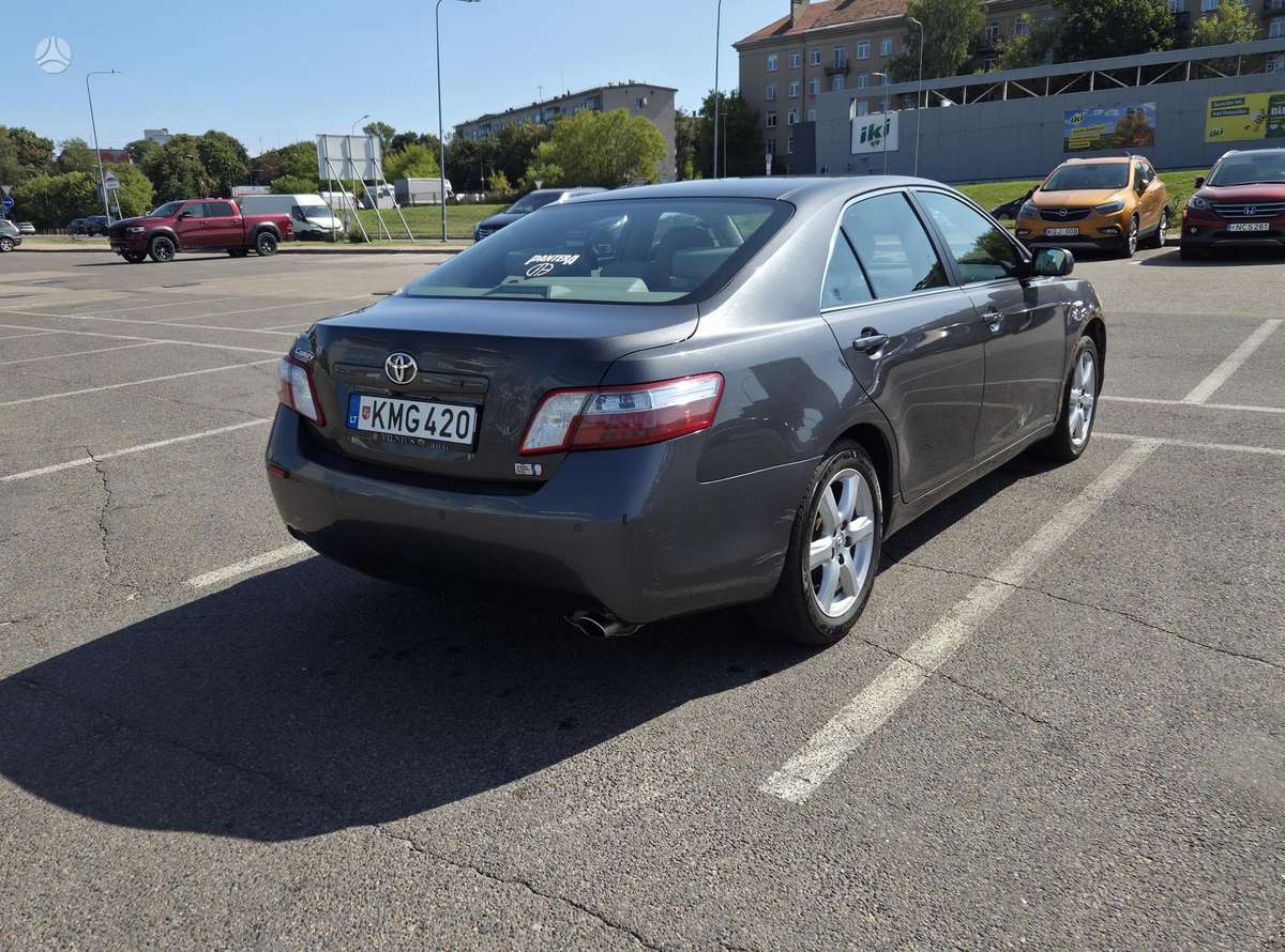 Toyota Camry - 3