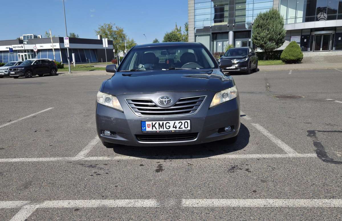 Toyota Camry - 6