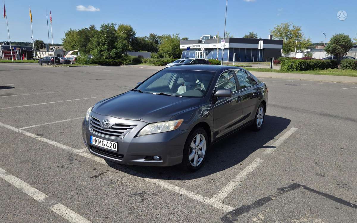 Toyota Camry - 7