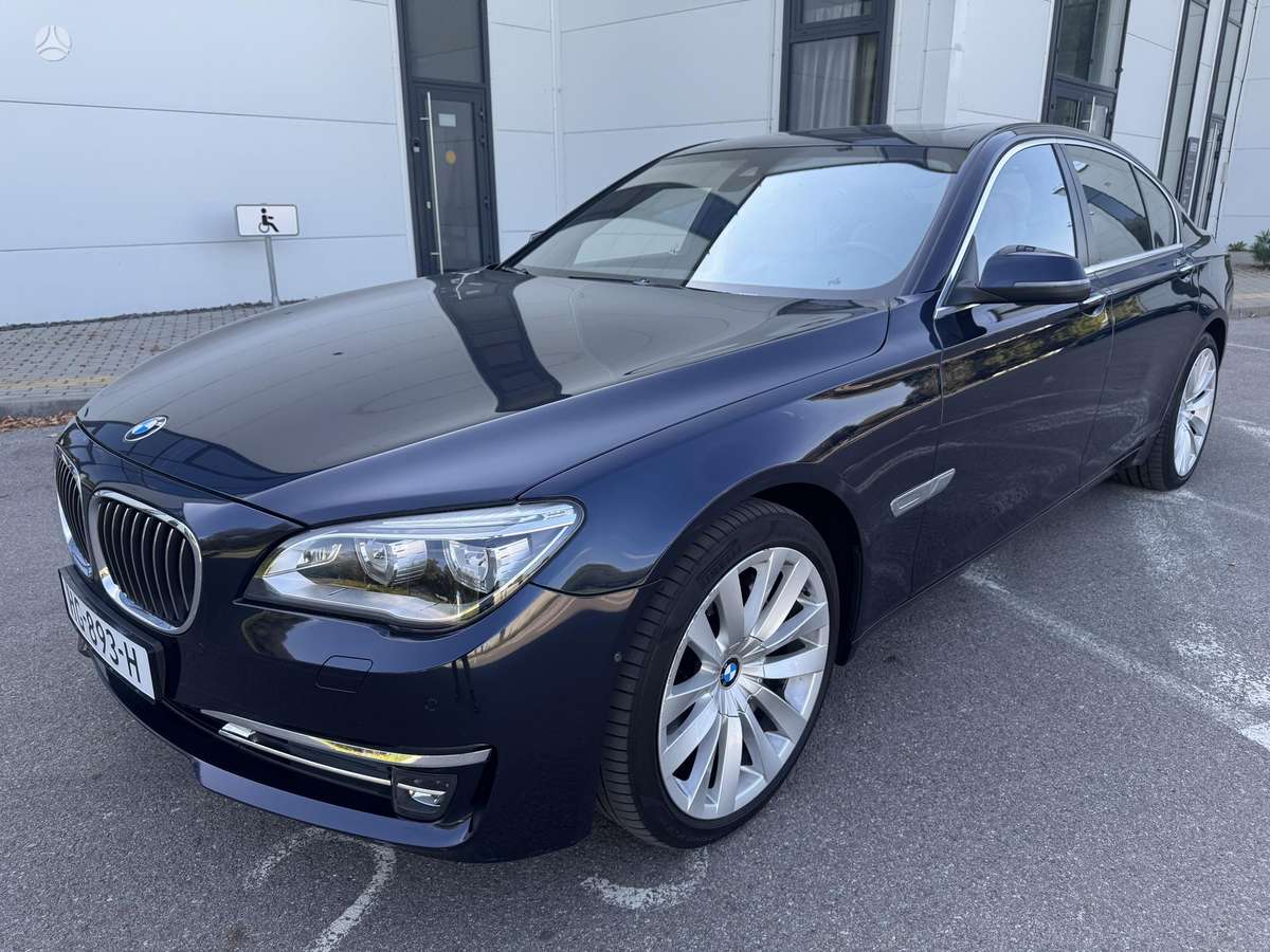 BMW 750, 3.0 l., Седан