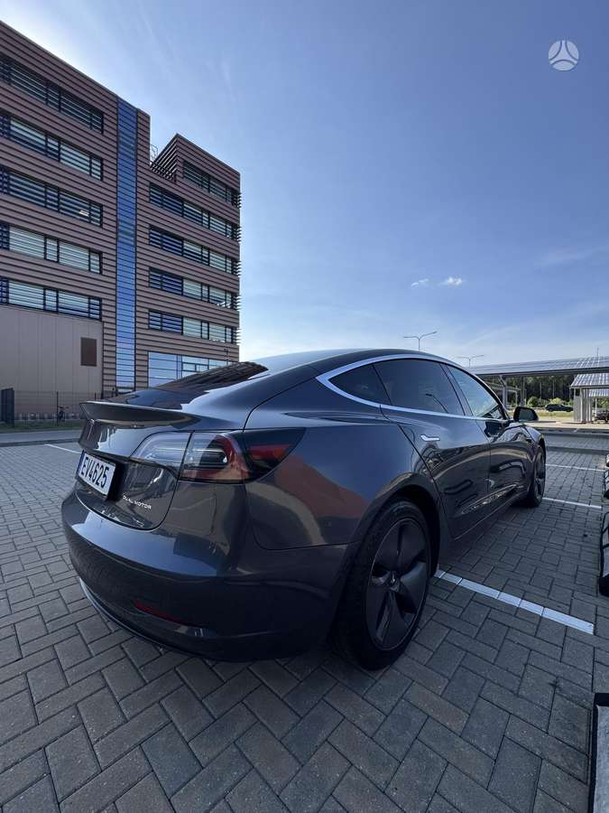 Tesla Model 3, 75 kWh, saloon / sedan