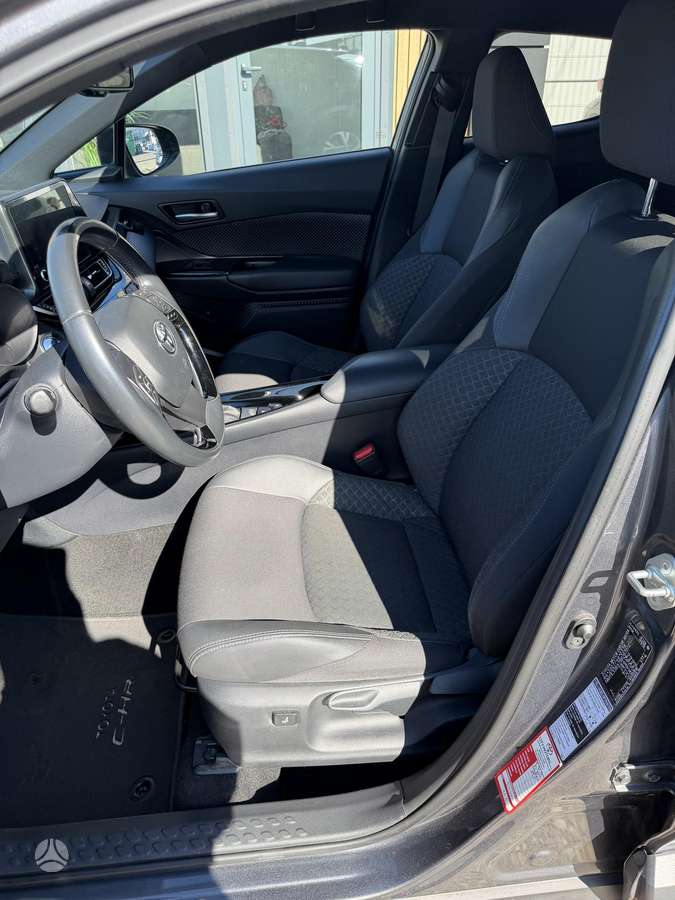 Toyota C-HR - 9