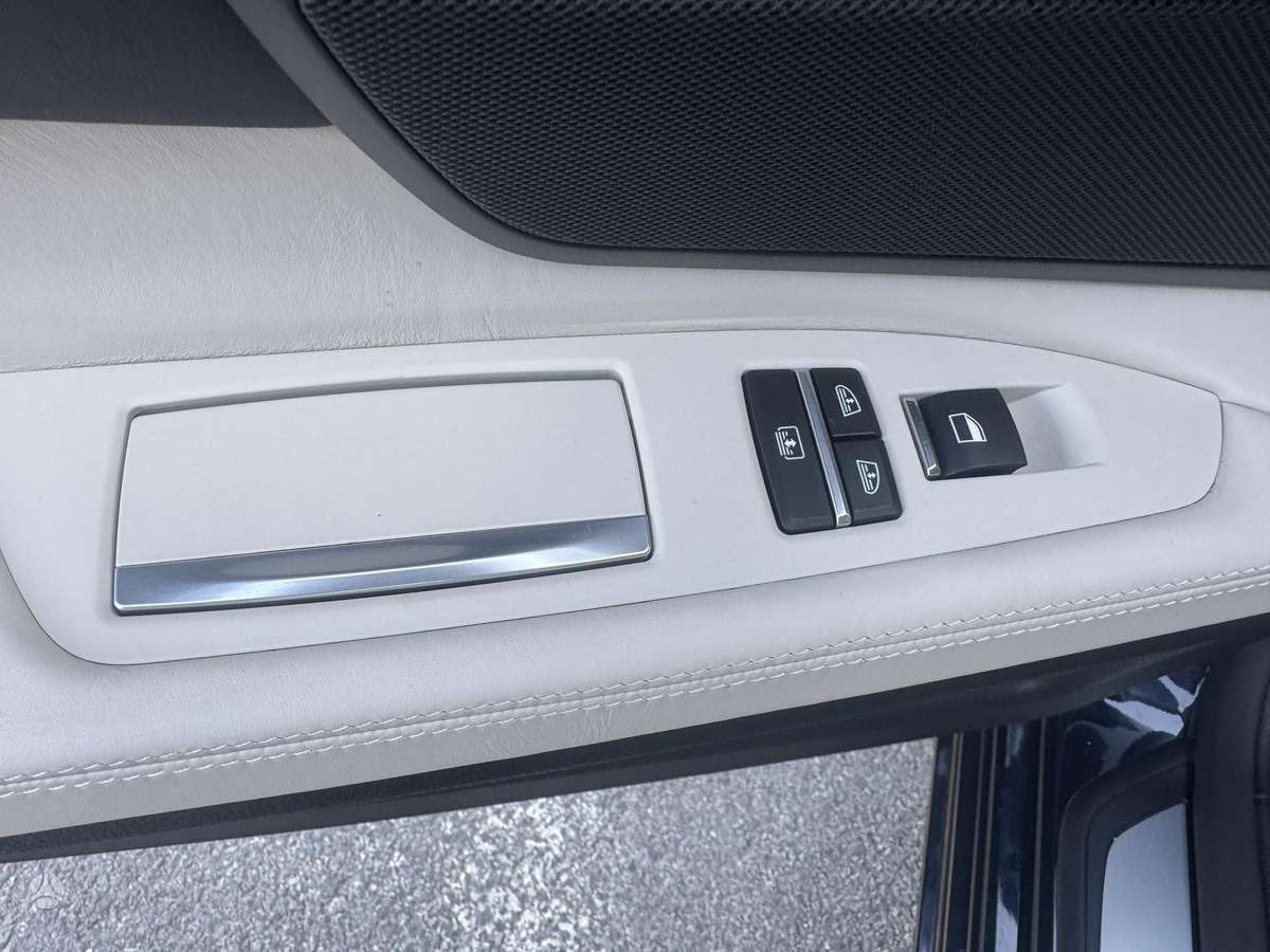 BMW 750, 3.0 l., Седан