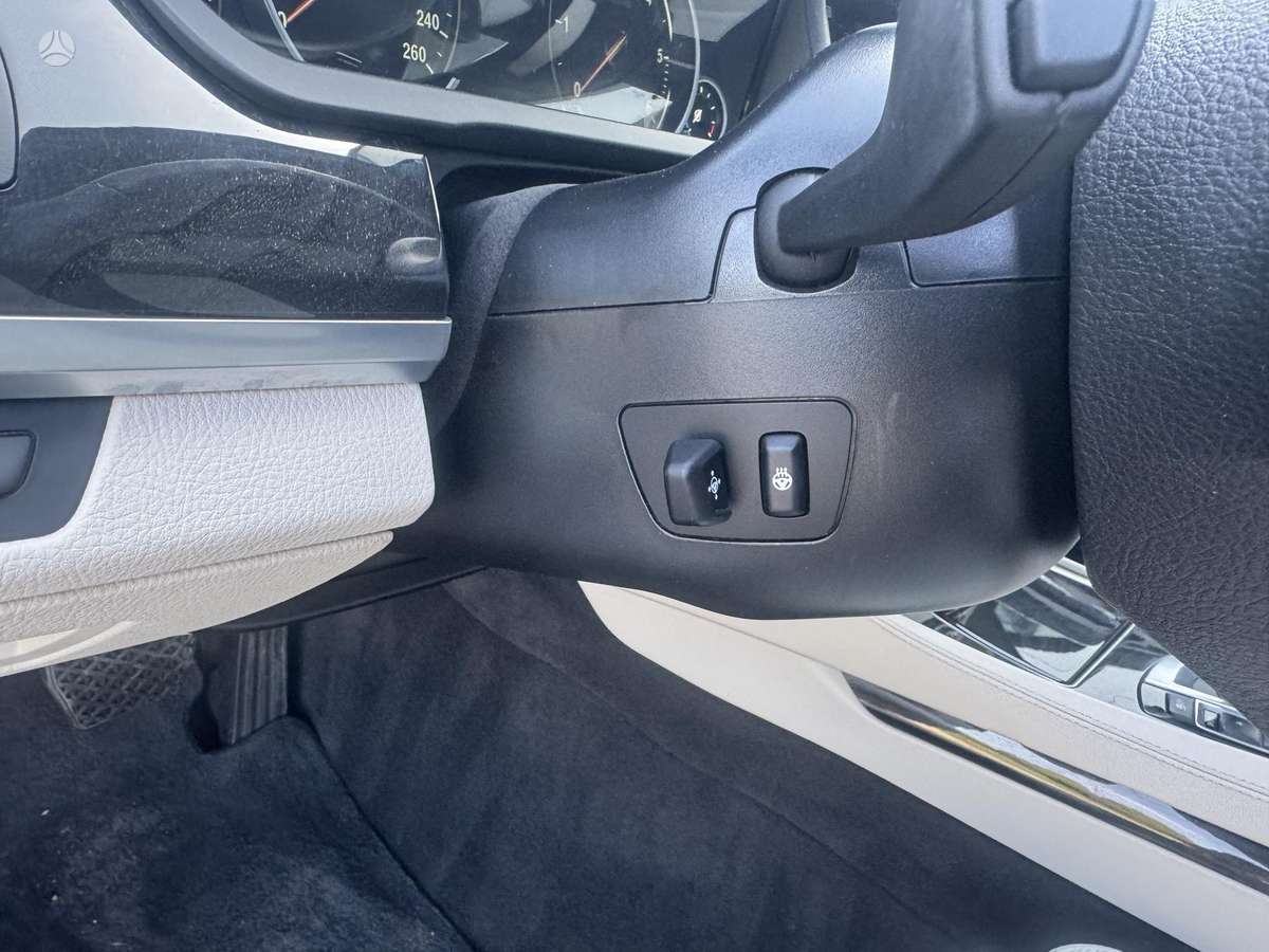 BMW 750, 3.0 l., Седан