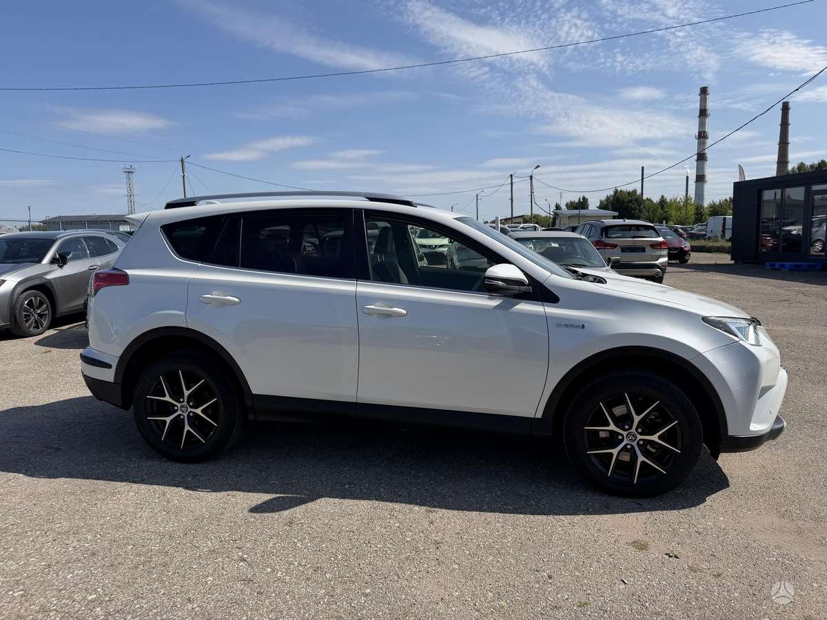 Toyota RAV4 - 6