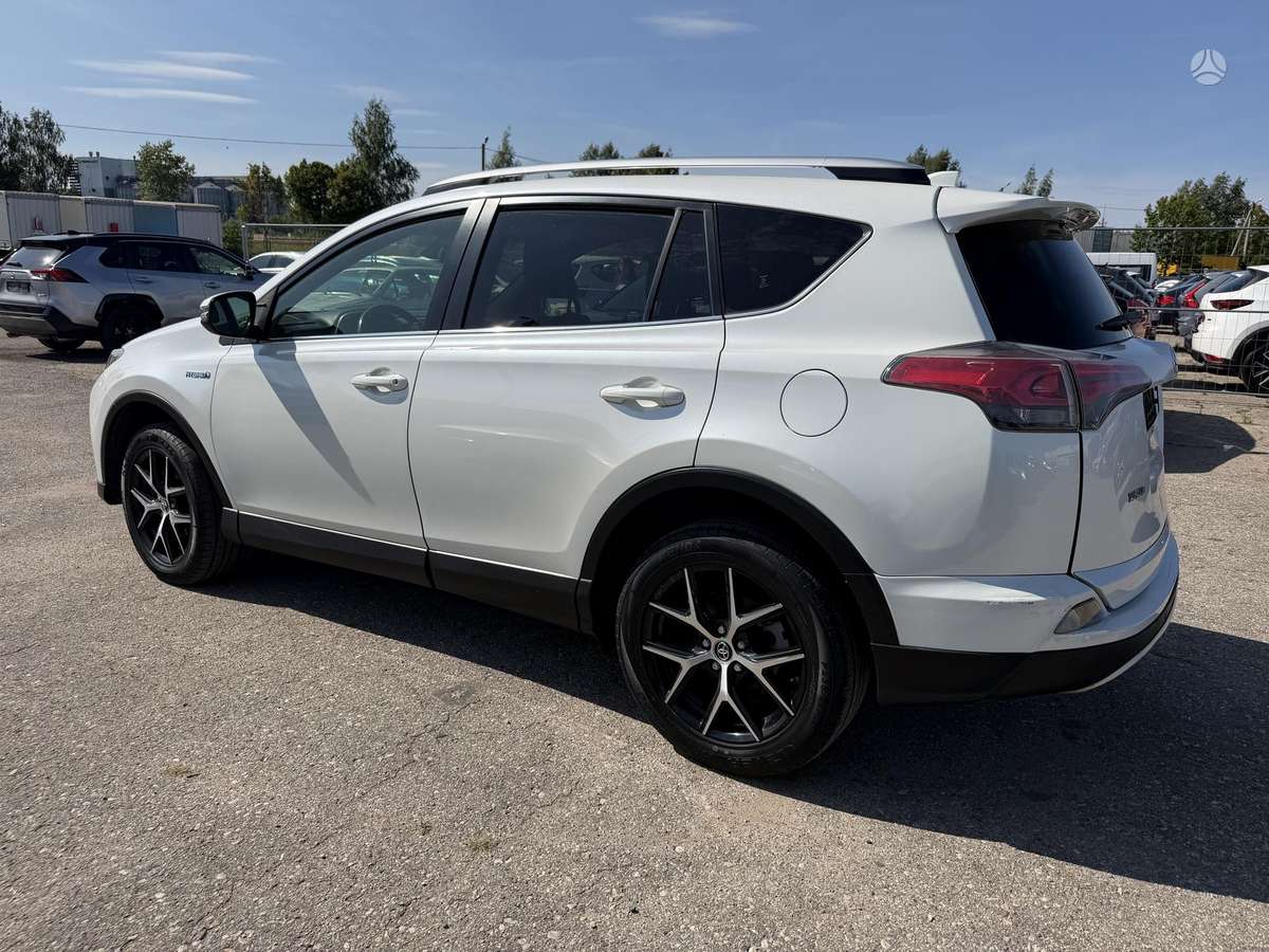 Toyota RAV4 - 9