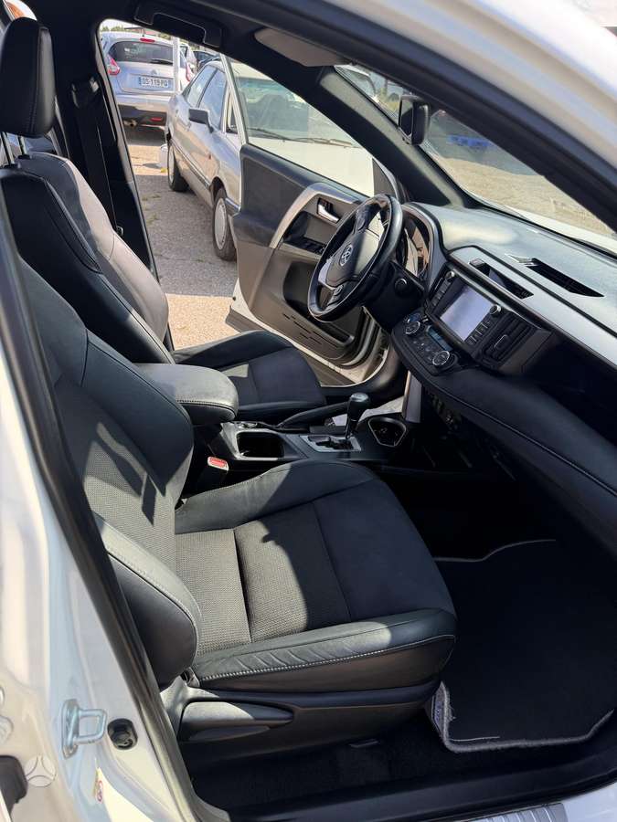Toyota RAV4 - 12