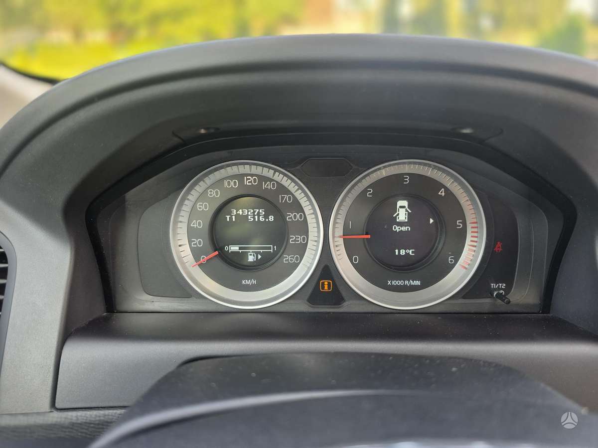 Volvo XC60, 2.0 l., off-road / crossover