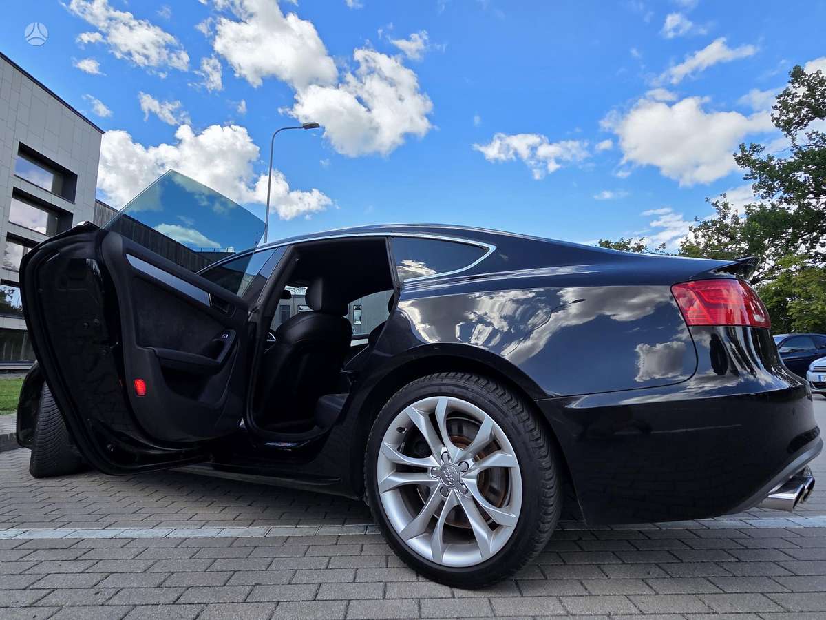 Audi S5, 3.0 l., Седан