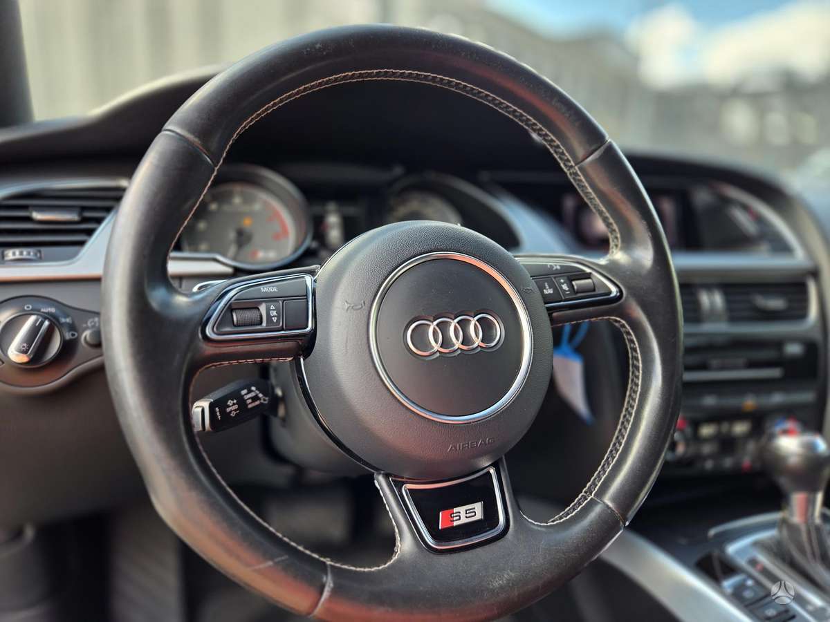 Audi S5, 3.0 l., Седан