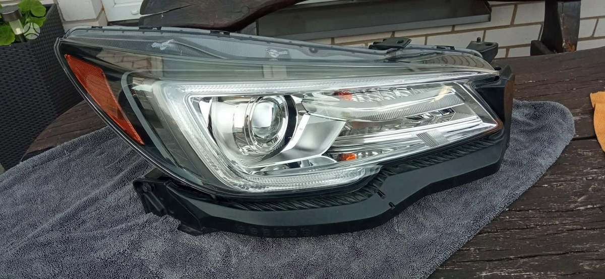 Subaru Ascent žibintai