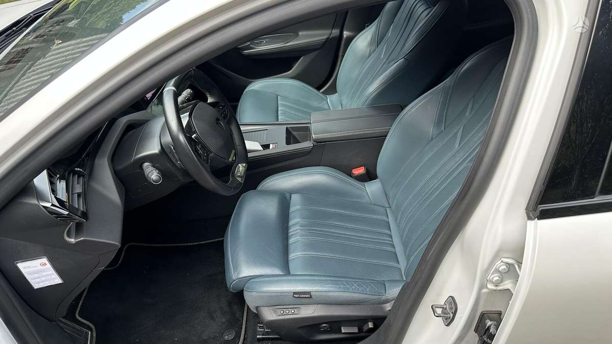 Peugeot 308, 1.2 l., hatchback