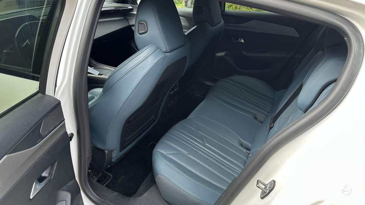 Peugeot 308, 1.2 l., hatchback