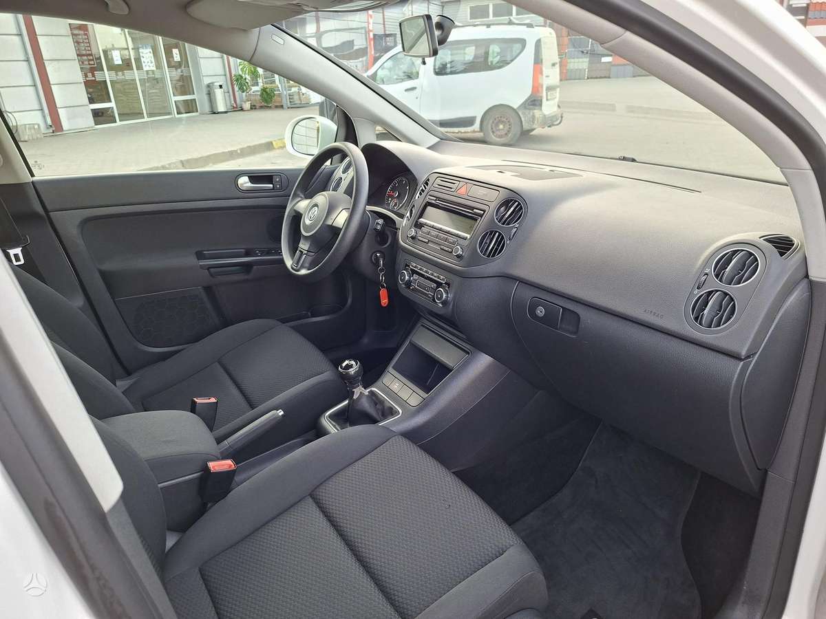 Volkswagen Golf Plus - 9