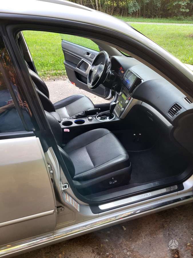 Subaru Legacy - 9