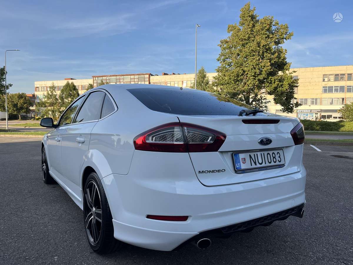 Ford Mondeo, 2.2 l., hatchback