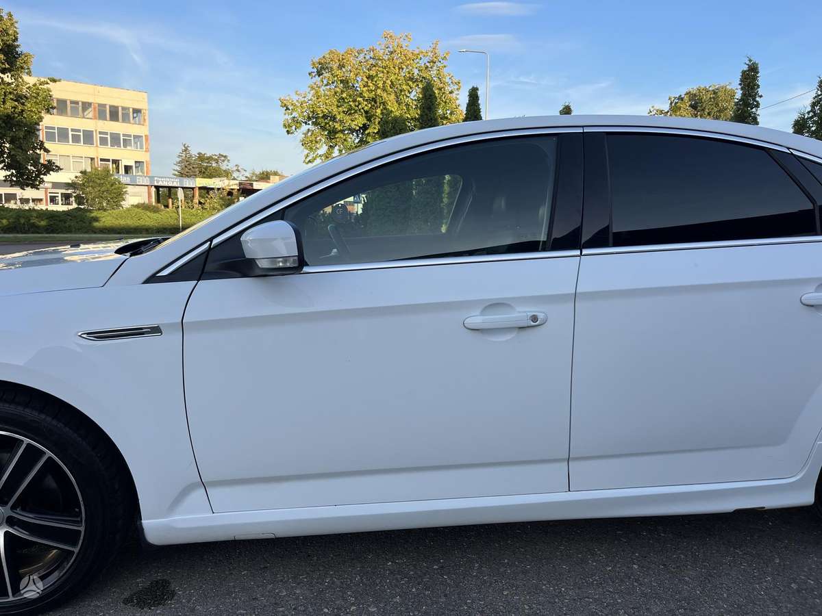 Ford Mondeo, 2.2 l., Хэтчбек