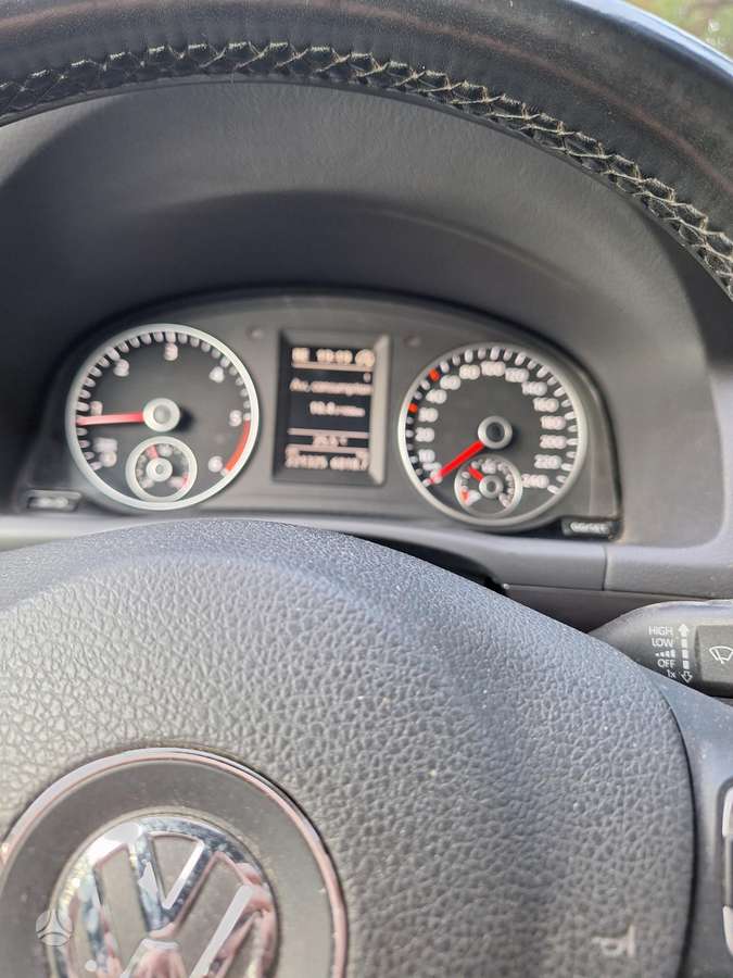 Volkswagen Touran - 3
