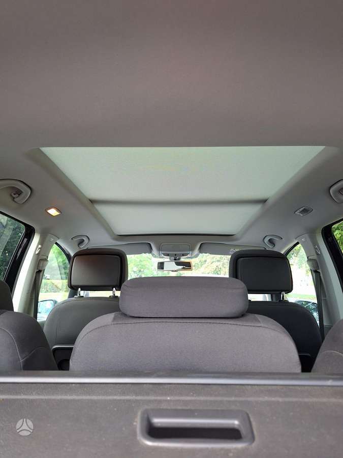 Volkswagen Touran - 5