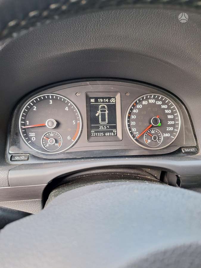Volkswagen Touran - 7