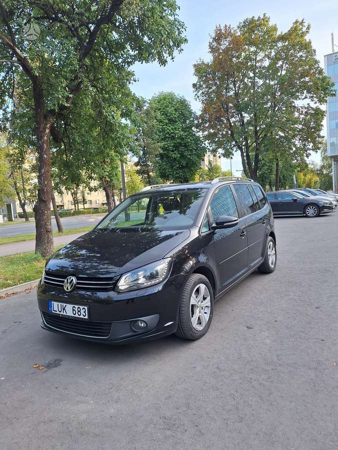 Volkswagen Touran - 10