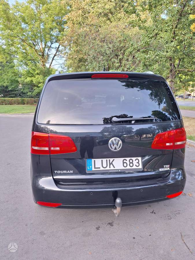 Volkswagen Touran - 11