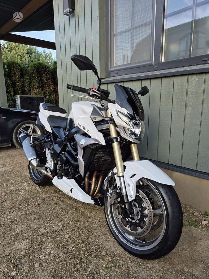 Suzuki GSR 749cc, street / classic